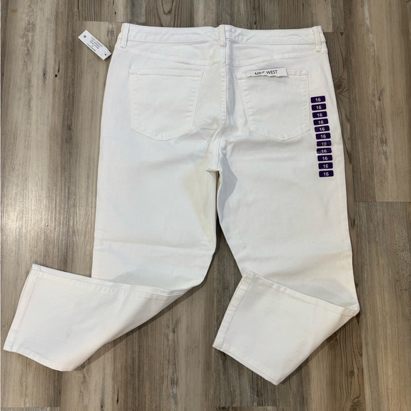 White Denim Jeans - Picture 2 of 4